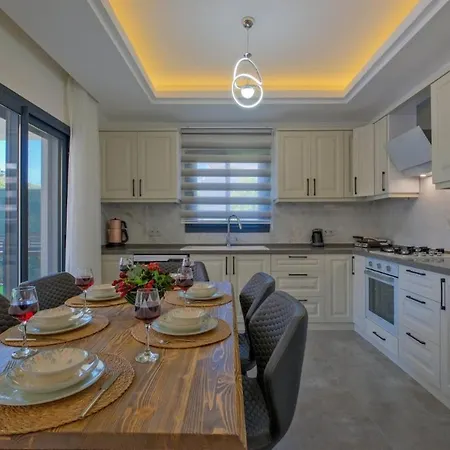 White Palm 1 페티예